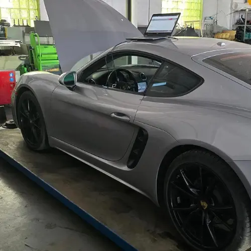 Serwis samochodu Porsche w warsztacie Premium Service w Łodzi
